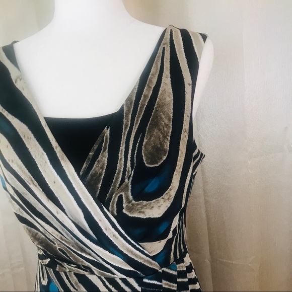 Sandra Darren Dress Size 8 Medium Asymmetrical Hem Stretch Sleeveless Striped. - Picture 11 of 15